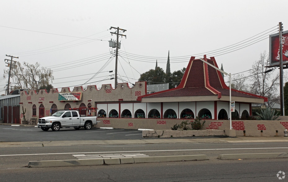 Primary Photo Of 6438 Elvas Ave, Sacramento Restaurant For Sale