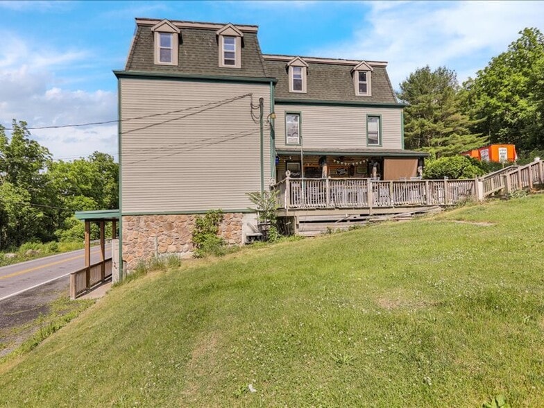 More Photos Of 1634 Moselem Springs Rd, Hamburg Storefront Retail Residential For Sale