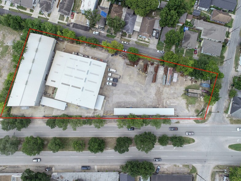 More Photos Of 4001 Navigation Blvd, Houston Warehouse For Sale