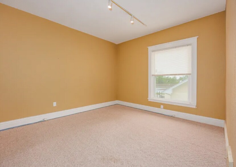 More Photos Of 1015 W Main St, Salem General Retail For Sale