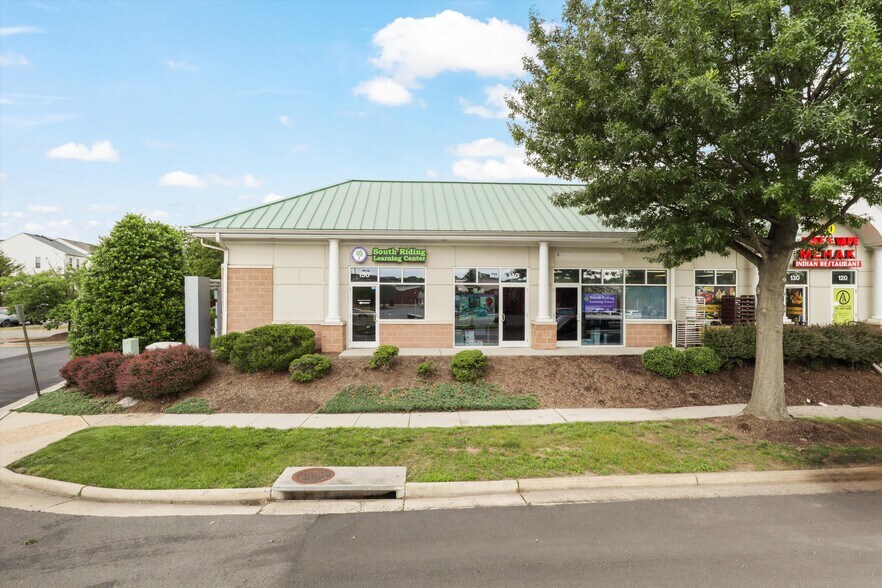 More Photos Of 43053 Pemberton Sq, Chantilly Unknown For Lease