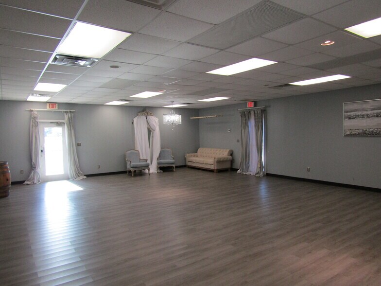 More Photos Of 521 N Lewis St, New Iberia Freestanding For Sale