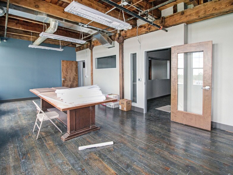 More Photos Of 2630 Charlevoix St, Detroit Office For Sale