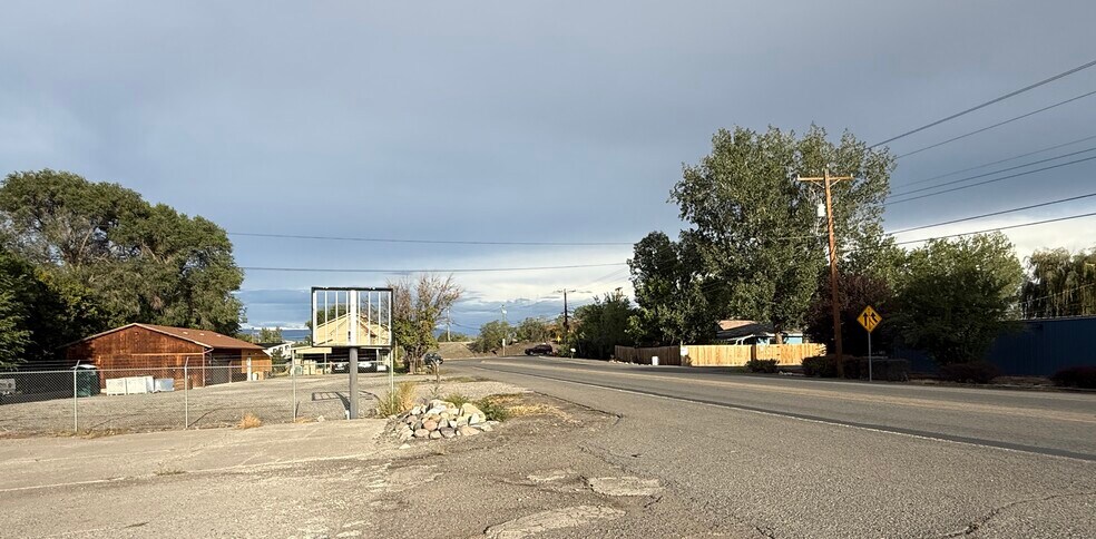 More Photos Of 555 Spring Creek Rd, Montrose General Retail For Sale