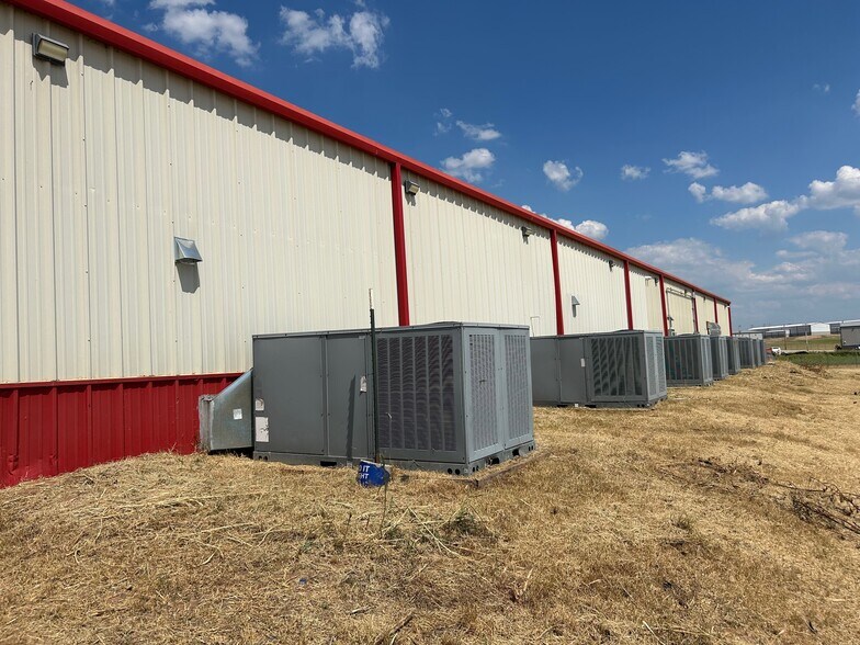 More Photos Of 4295 Banner Rd, Noble Storefront For Lease