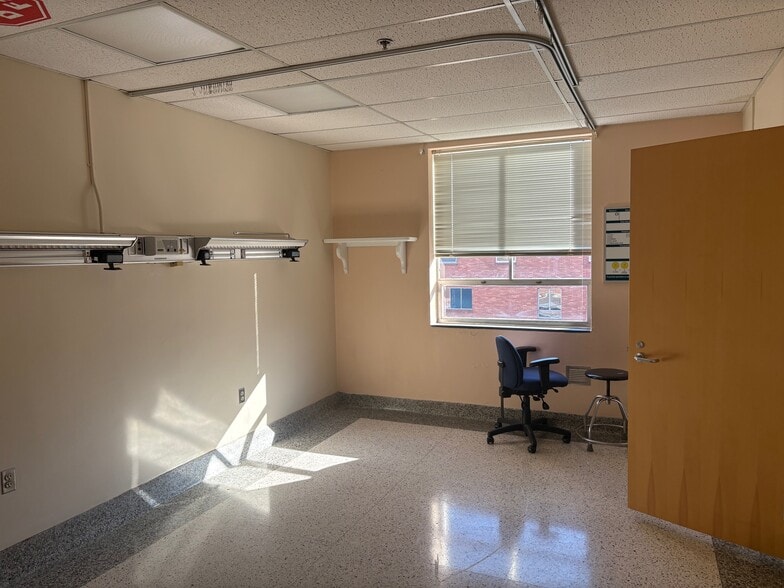 More Photos Of Hospital Adaptive Redevelopment Focus - Workforce & USC Student Housing, Union Flex For Sale