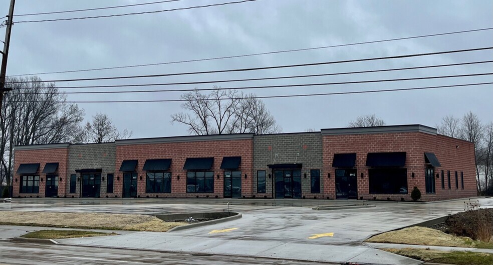 More Photos Of 1085-1115 W Bagley Rd, Berea Storefront Retail Office For Lease