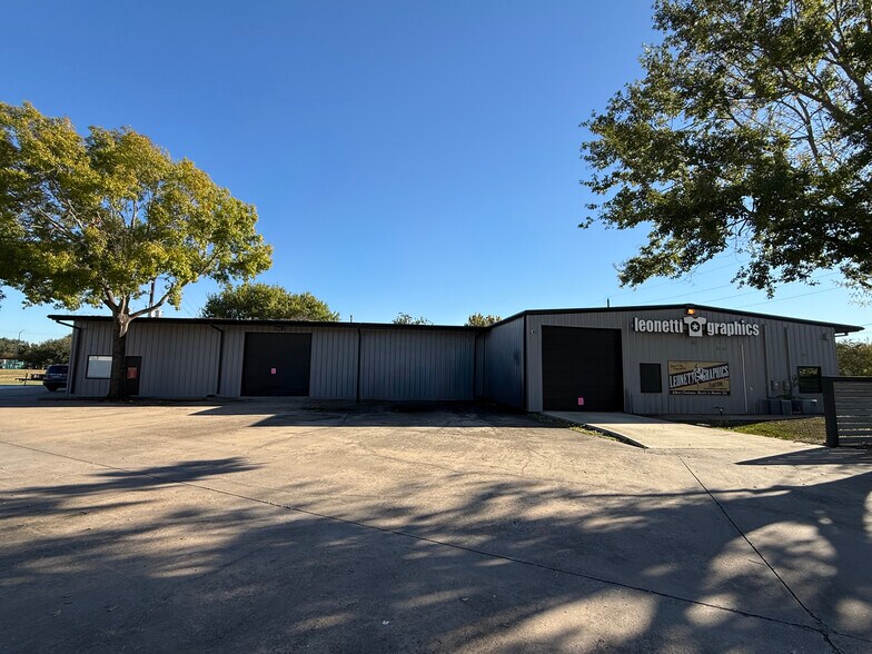 More Photos Of 234-242 Avenue E, Stafford Warehouse For Sale