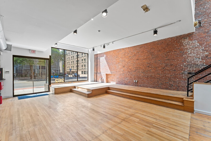 Primary Photo Of 262 Atlantic St, Stamford Freestanding For Sale