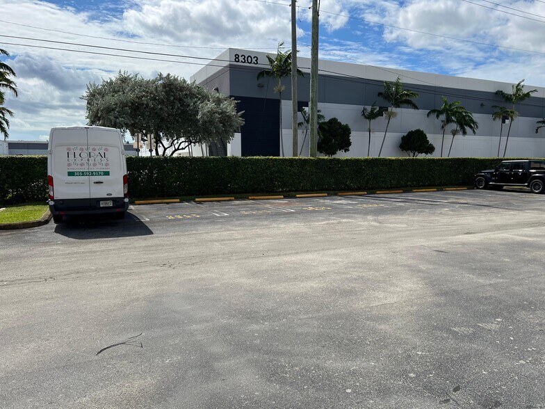 More Photos Of 8228 NW 30th Terrace, Doral Industrial For Lease