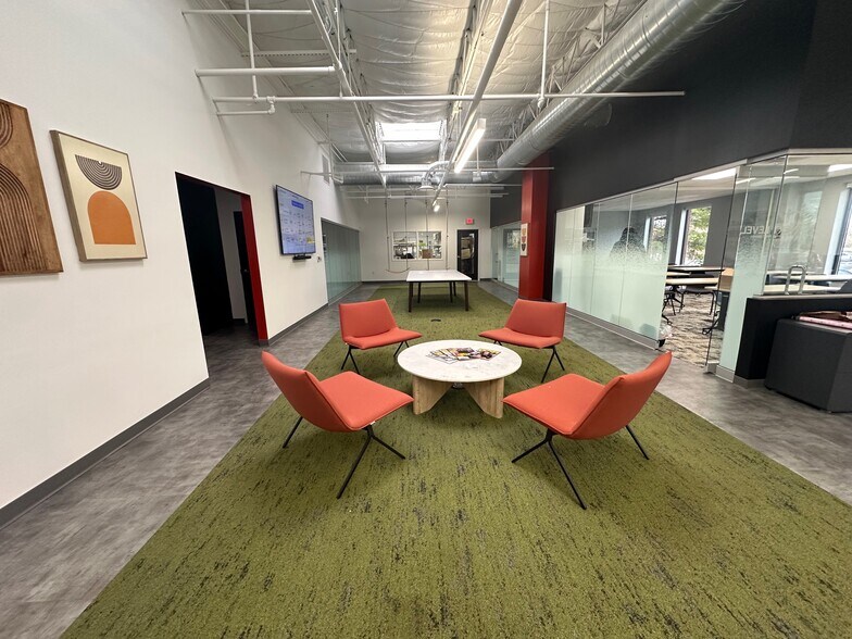 More Photos Of 733 Green Crest Dr, Westerville Research And Development For Lease