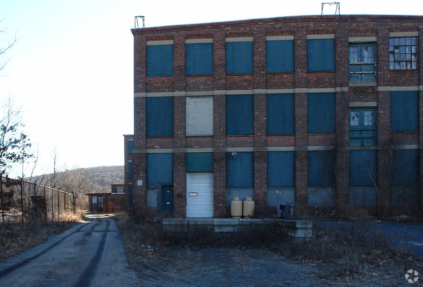 More Photos Of 21 Wilbraham St, Palmer Warehouse For Lease