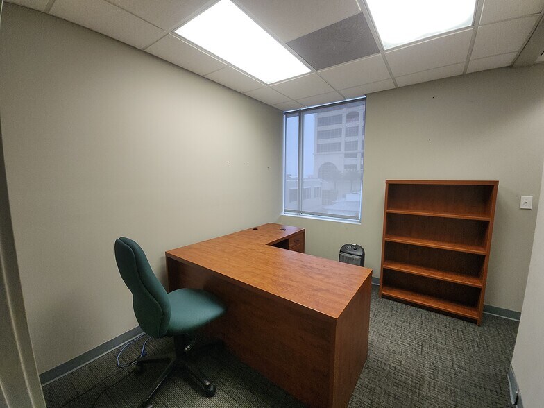 More Photos Of 333 1st St N, Jacksonville Beach Office For Lease