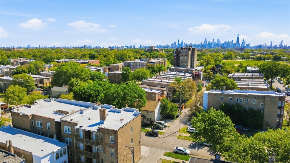 More Photos Of 3901-03 W Jackson Blvd, Chicago Apartments For Sale