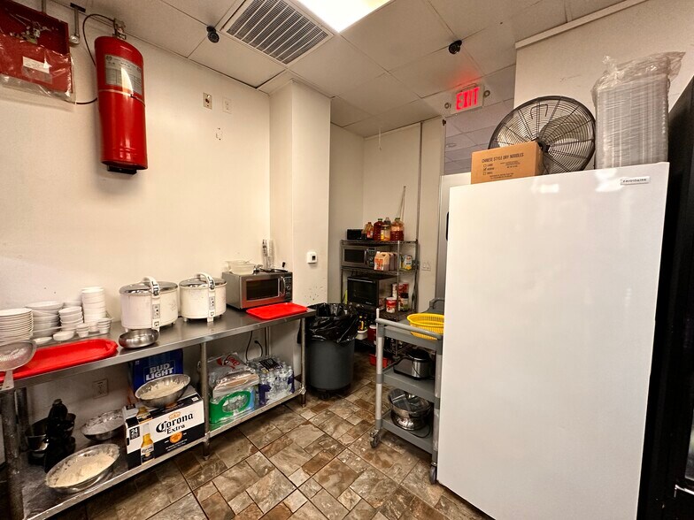 More Photos Of River Oaks Restaurant / Cafe, Houston Restaurant For Lease