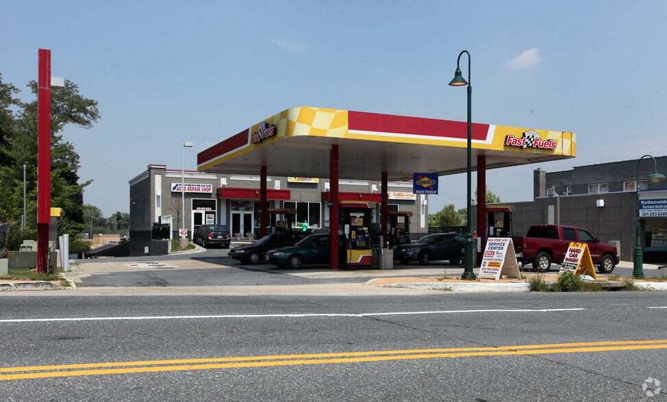 More Photos Of 9871 Main St, Damascus Convenience Store For Lease
