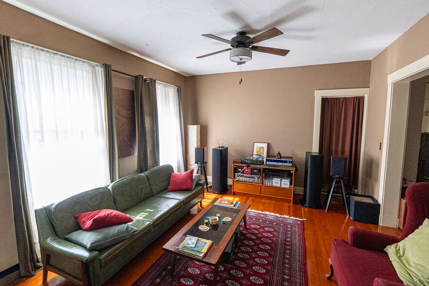 More Photos Of , Tacoma Multifamily For Sale