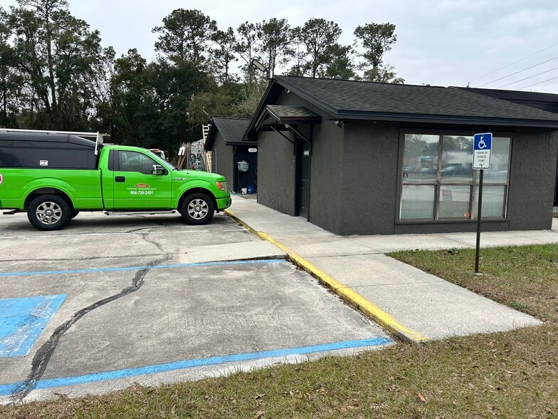 More Photos Of 10569 Lem Turner Rd, Jacksonville Medical For Sale