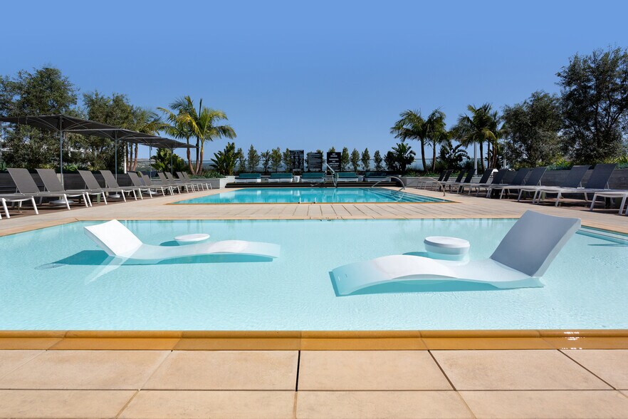 More Photos Of 185 S State College Blvd, Brea Apartments For Lease