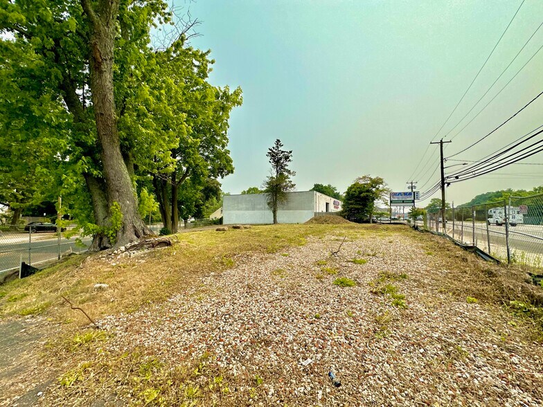 More Photos Of 449 E Jericho Tpke, Huntington Station Land For Sale