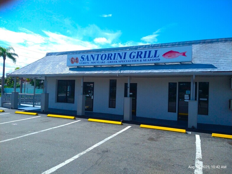 More Photos Of 6920-6928 Clark St, Hudson Restaurant For Sale