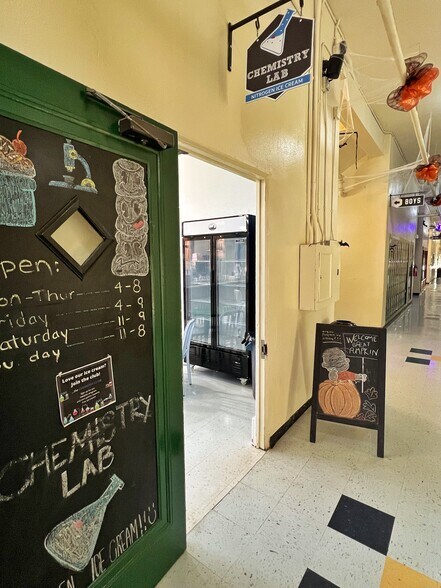 More Photos Of 410 W 7th St, Taylor Research And Development For Lease