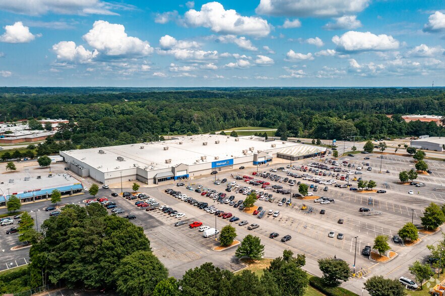 More Photos Of 7048 Highway 85, Riverdale Unknown For Lease