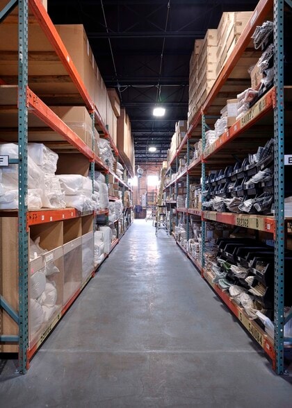More Photos Of 5480 N Elston Ave, Chicago Warehouse For Lease