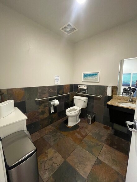 More Photos Of 550 Plaza Dr, Folsom Office For Sale