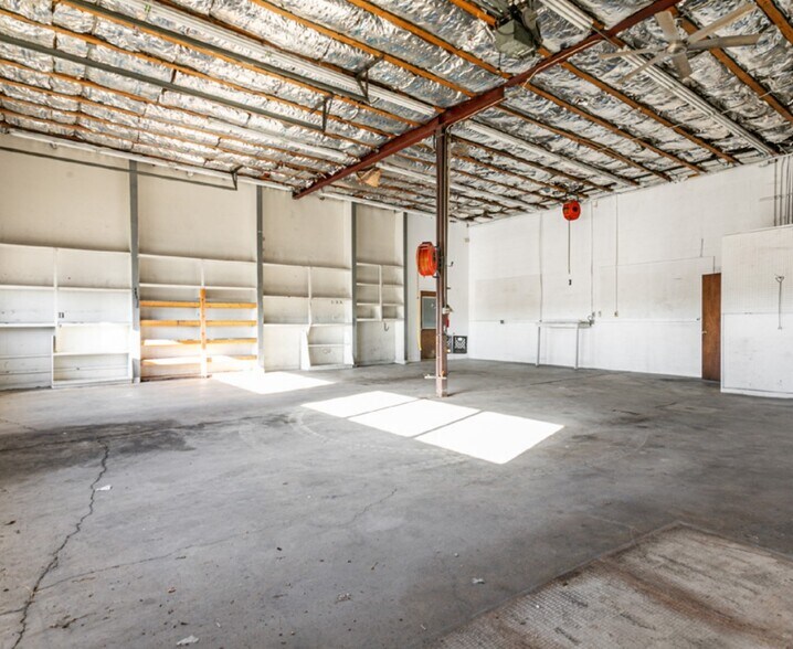 More Photos Of 1175 W 500 N, Centerville Showroom For Lease