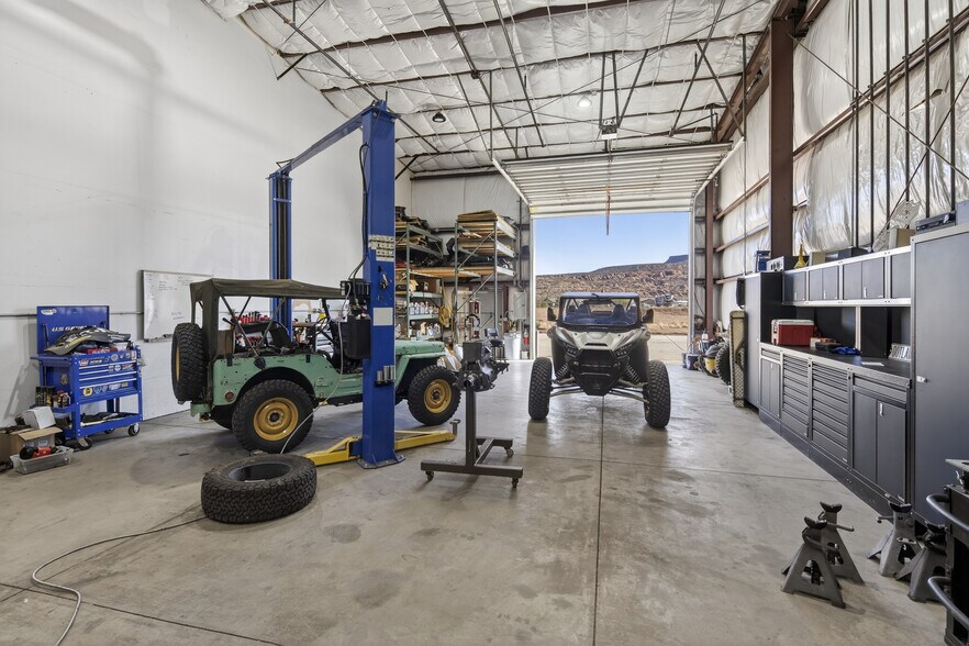 More Photos Of 11850 S Highway 191, Moab Warehouse For Sale