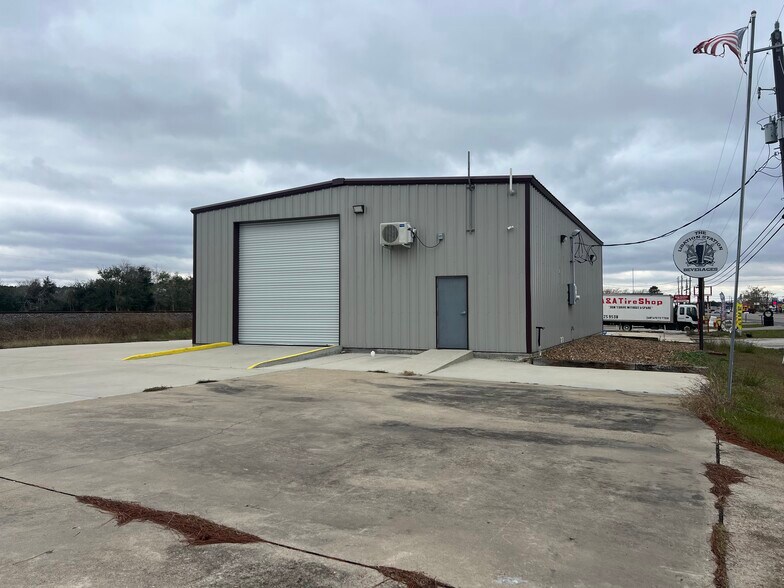 More Photos Of 13111 Highway 6, Santa Fe Freestanding For Sale