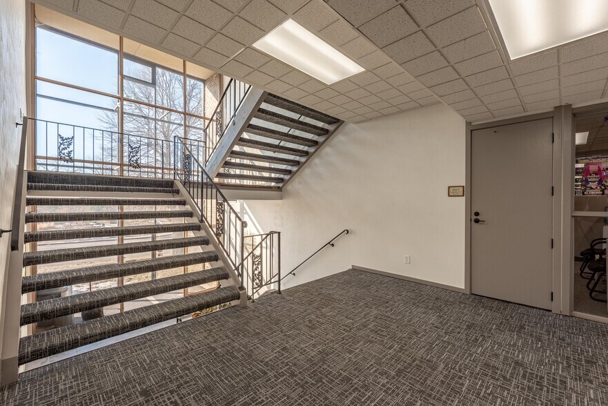 More Photos Of 7420 Unity Ave, Brooklyn Park Office For Sale