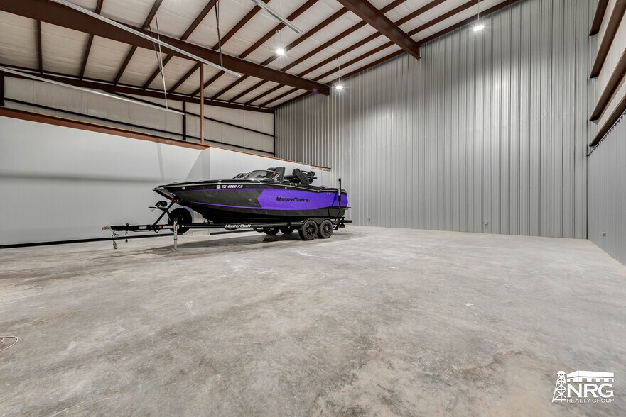 More Photos Of 1208 S Midland Dr, Midland Warehouse For Lease