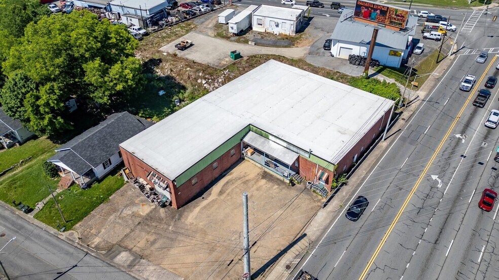 More Photos Of 303 W Walnut Ave, Dalton Flex For Lease