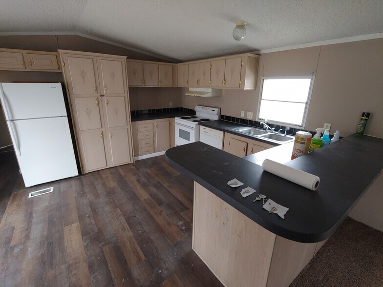 More Photos Of 1128 47, Troy Manufactured Housing Mobile Home Park For Sale