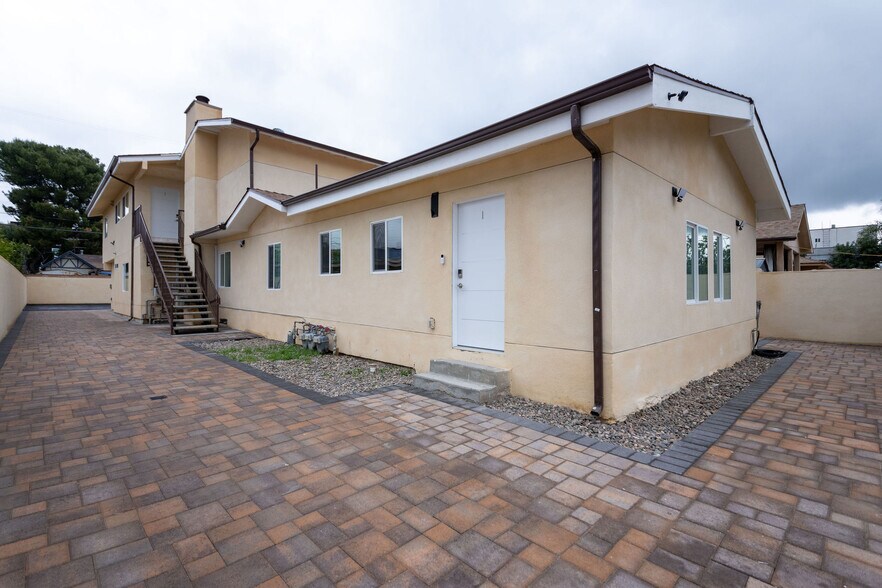 Primary Photo Of 11315 Tiara St, North Hollywood Apartments For Sale