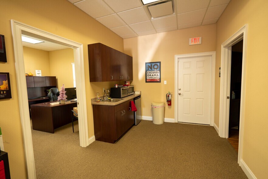 More Photos Of 1341 Providence Rd, Brandon Coworking Space