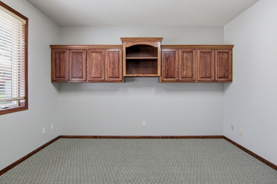 More Photos Of 2108 S Broadway St, Menomonie Office For Sale