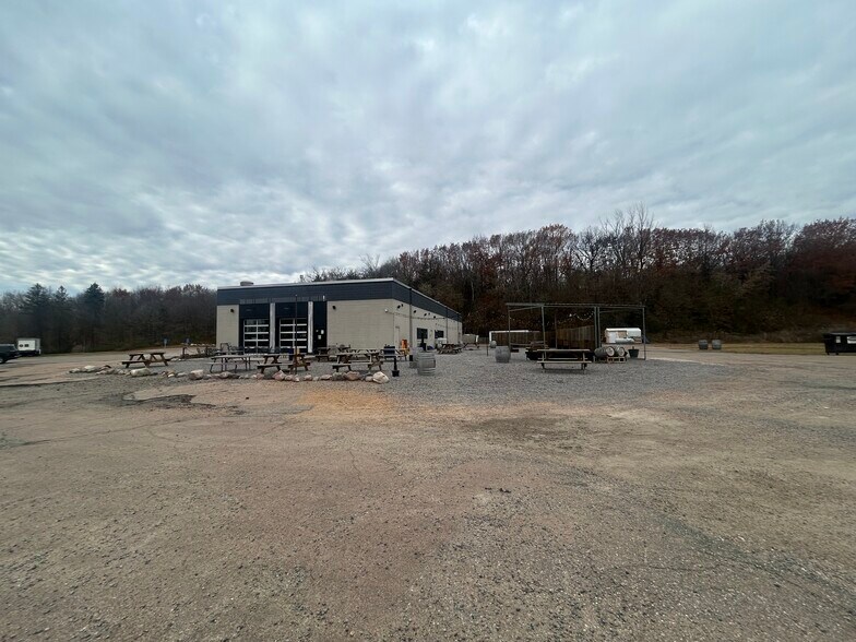 More Photos Of 3700 Chaska Blvd, Chaska General Retail For Lease