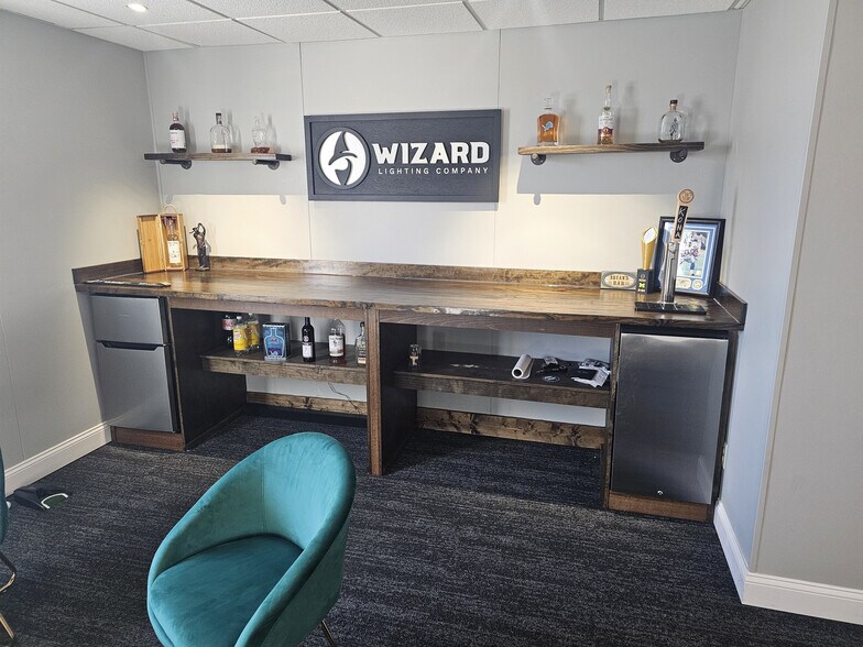 More Photos Of 127-131 E Commerce St, Milford Loft Creative Space For Sale