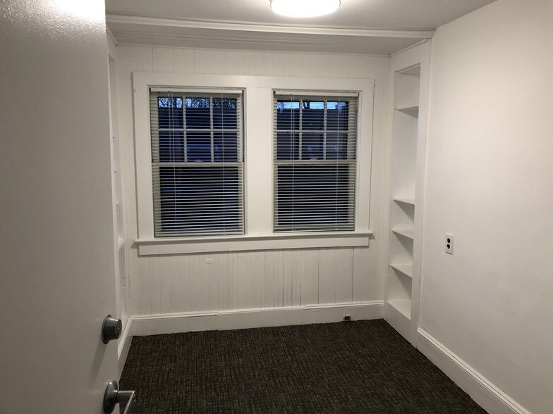 More Photos Of 864 Mapleton Rd, Princeton Office For Sale