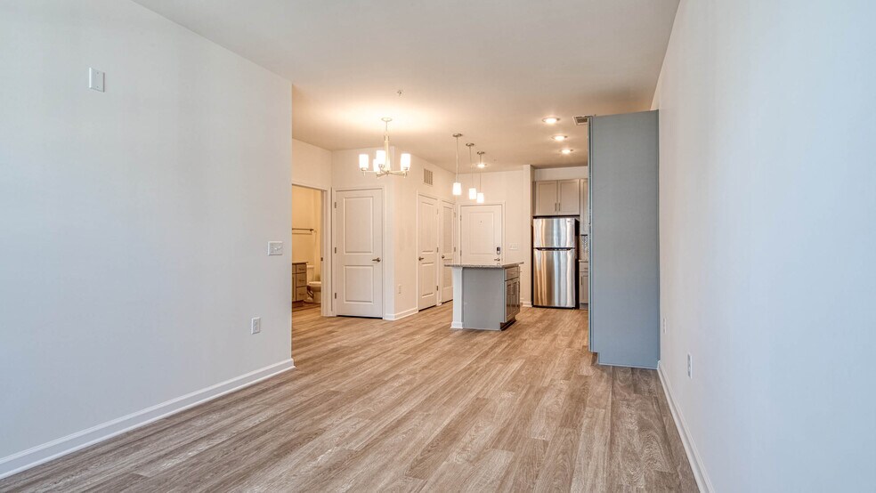 More Photos Of 5401 Commonwealth Centre Pky, Midlothian Apartments For Sale