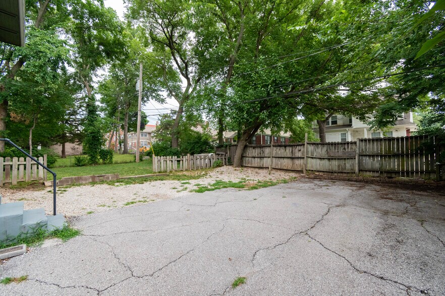 More Photos Of 5331 Charlotte St, Kansas City Apartments For Sale