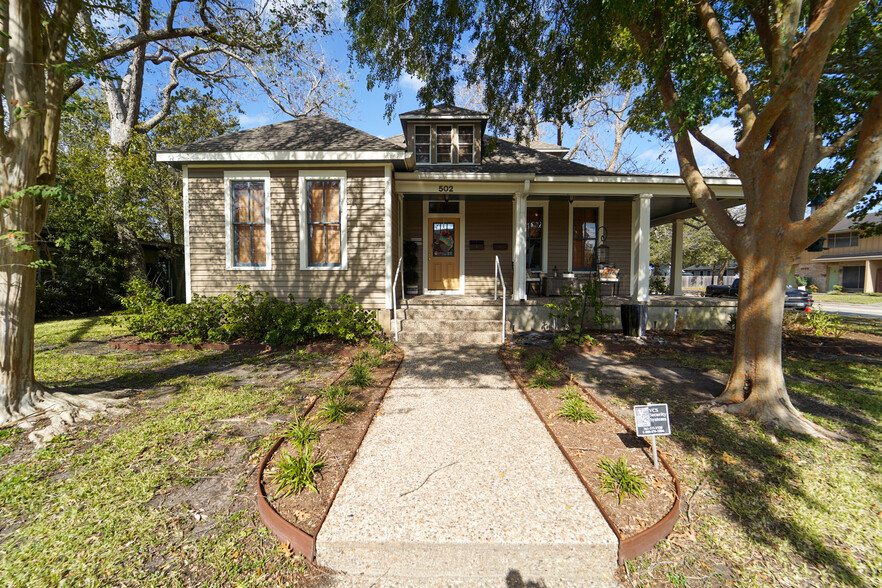 Primary Photo Of 502 W Colorado St, Victoria Office For Sale