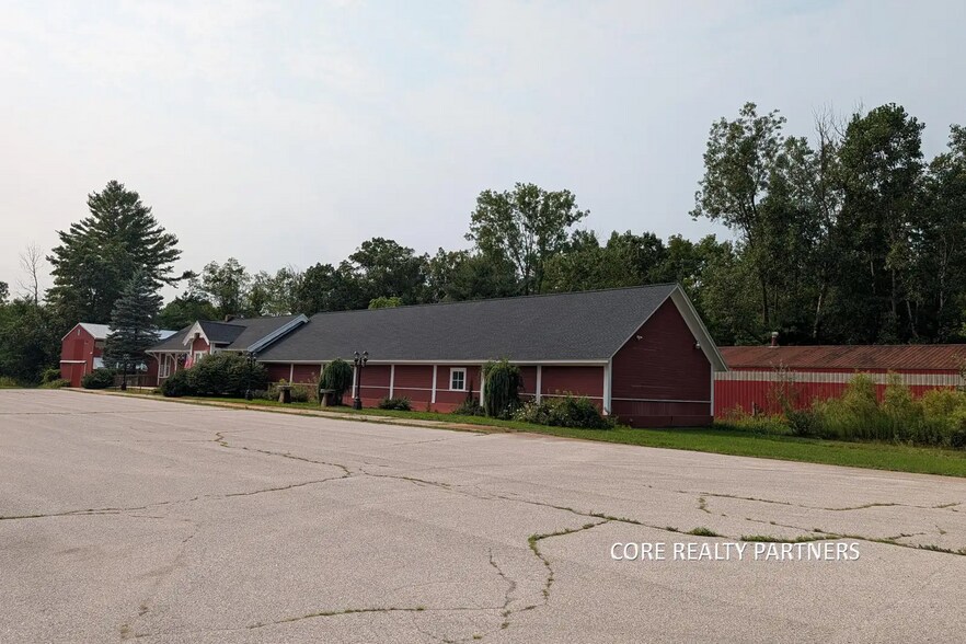 More Photos Of 14599 Cleveland St, Spring Lake Freestanding For Sale