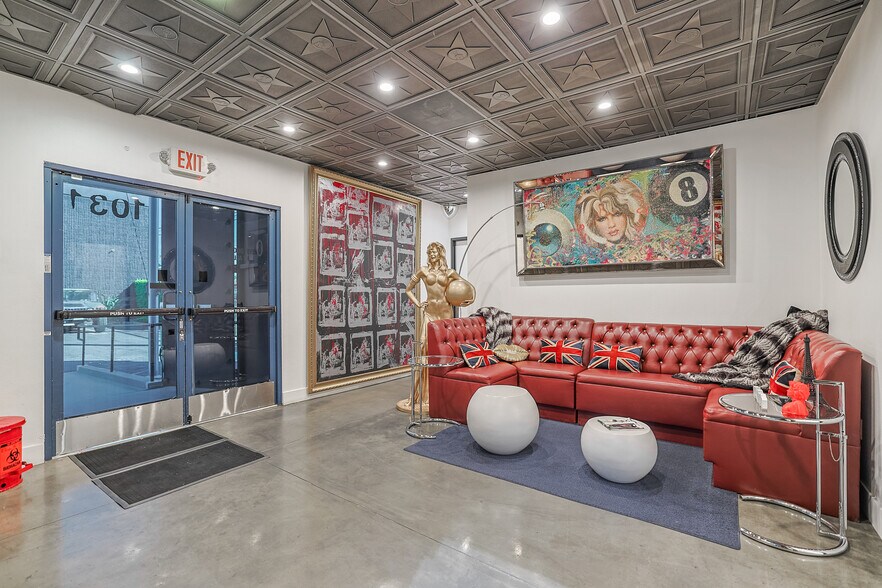 More Photos Of 1031 S Victory Blvd, Burbank Warehouse For Lease