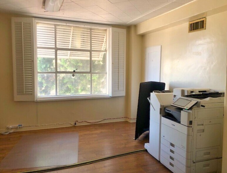 More Photos Of 5608 Soto St, Huntington Park Light Manufacturing For Lease