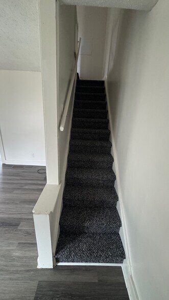 More Photos Of 25 Maynard Ct, Pontiac Apartments For Sale