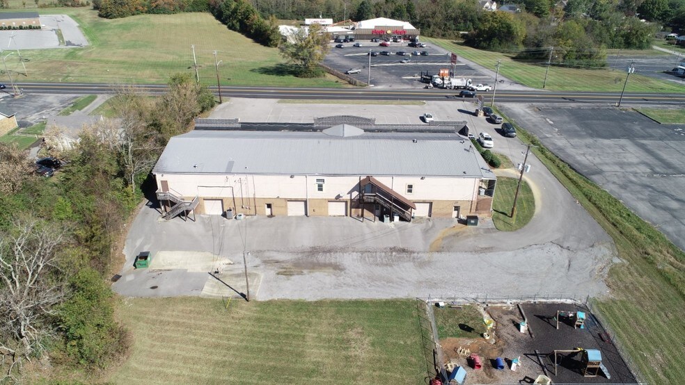 More Photos Of 875 Union St, Shelbyville Storefront Retail Office For Lease